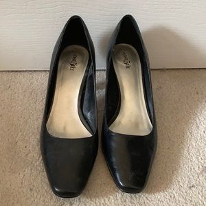 GUC east 5th leather heels